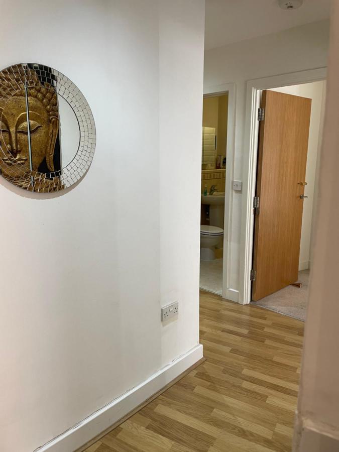 בורנמות' Entire Town Centre 2 Bedroom Apartment Very Close To Beach מראה חיצוני תמונה