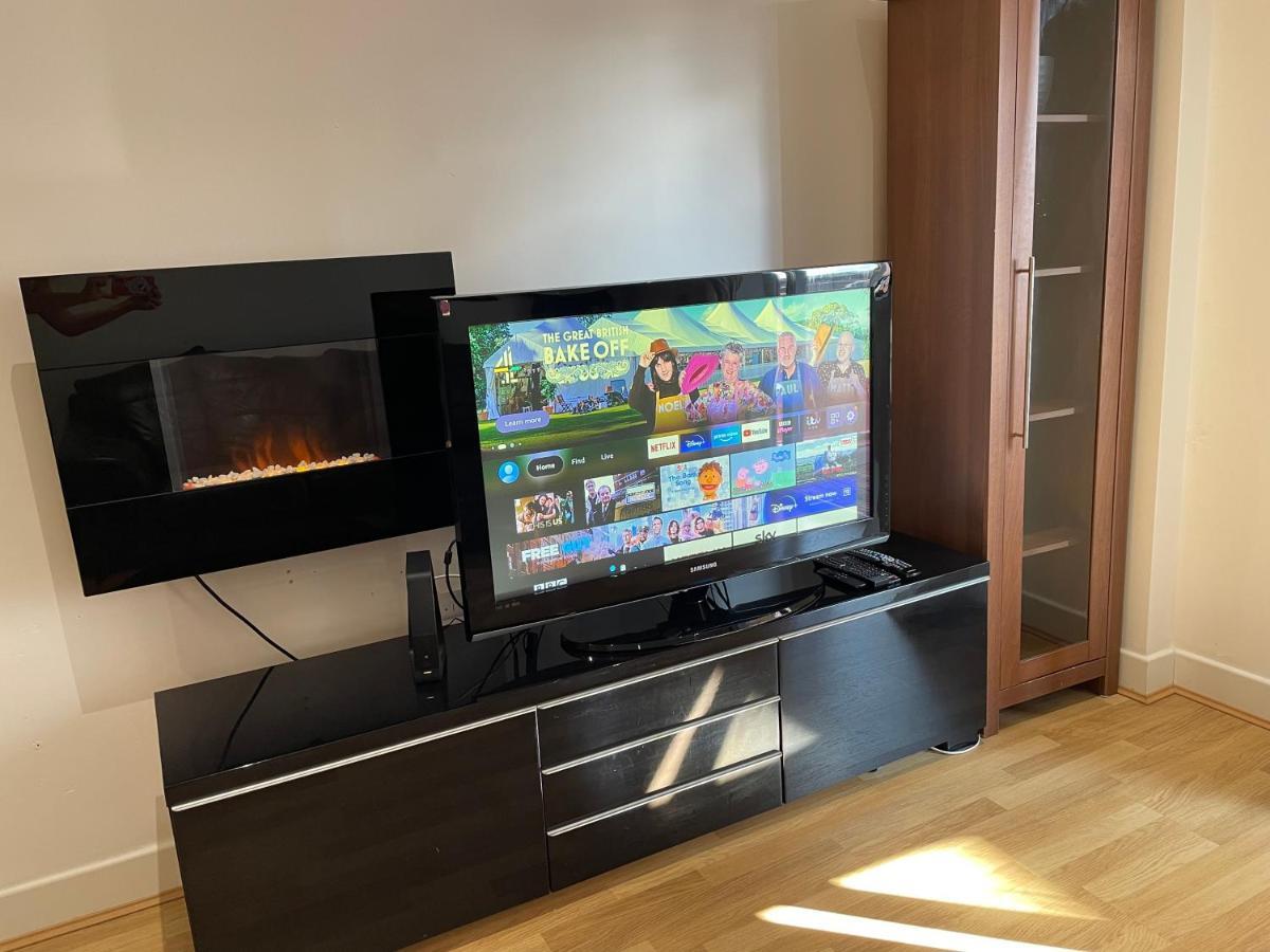 בורנמות' Entire Town Centre 2 Bedroom Apartment Very Close To Beach מראה חיצוני תמונה