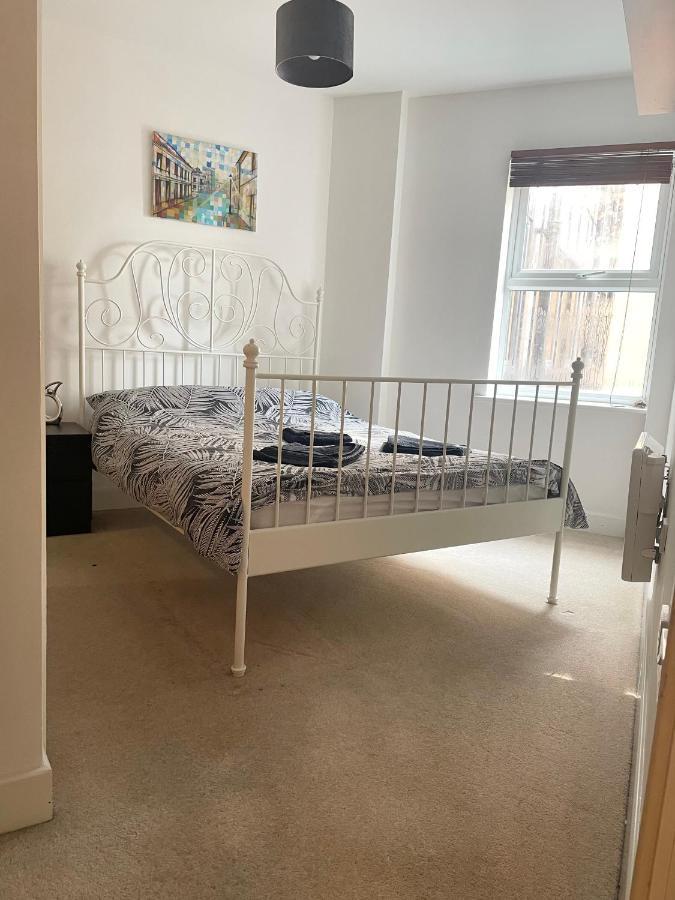 בורנמות' Entire Town Centre 2 Bedroom Apartment Very Close To Beach מראה חיצוני תמונה